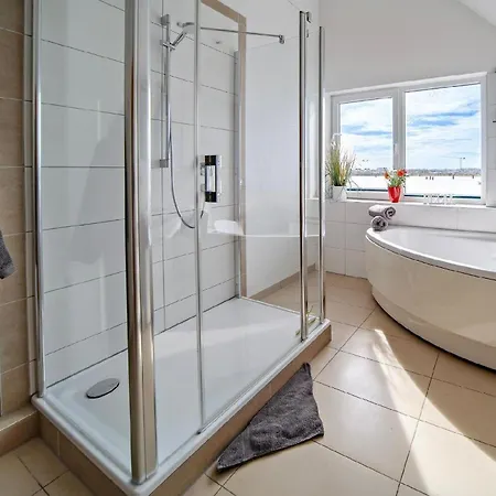 Apartment Tolle In Mit Whirlpool Und Seeblick